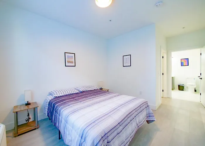 New Modern Serenity- 2Br Retreat Near New York City