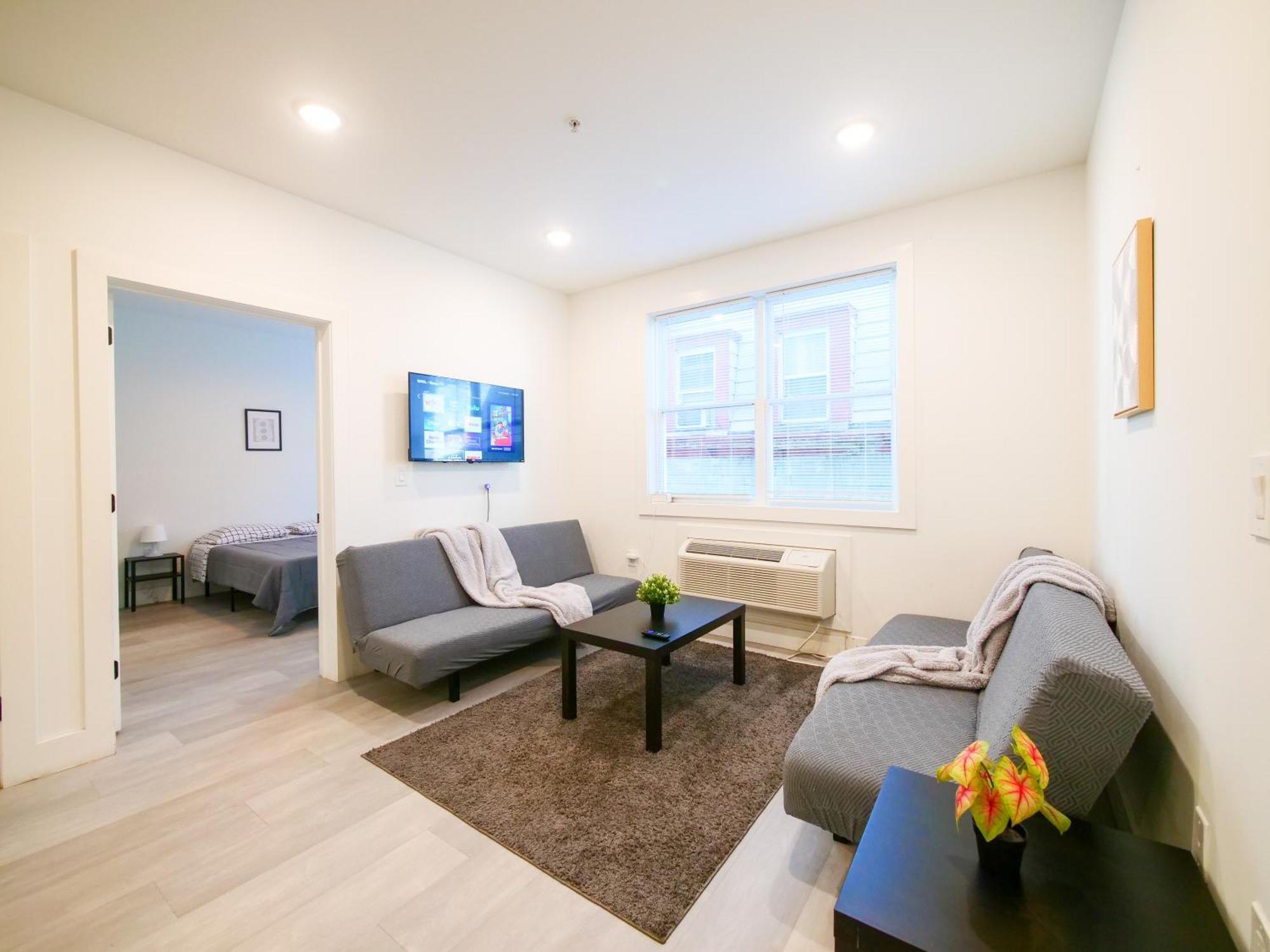 New Modern Serenity- 2br Retreat Near New York Apartment
