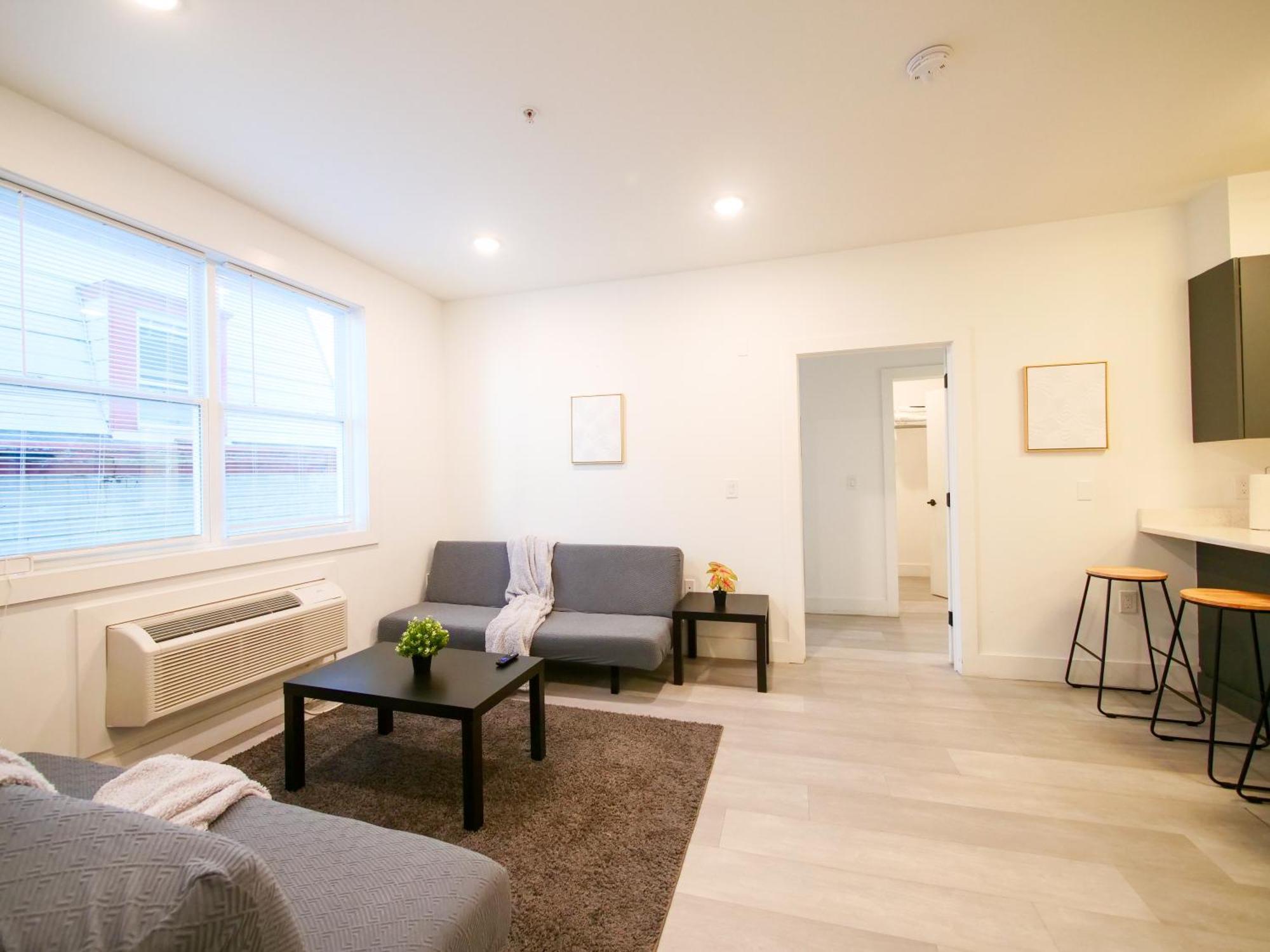 Apartment New Modern Serenity- 2br Retreat Near New York