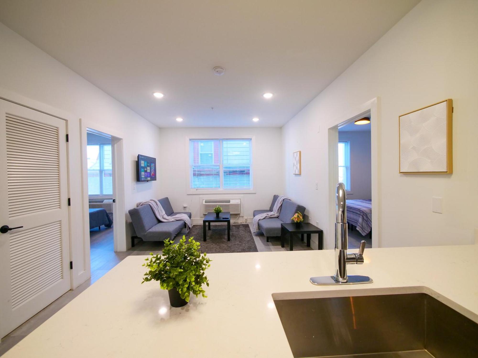 Apartment New Modern Serenity- 2br Retreat Near New York *