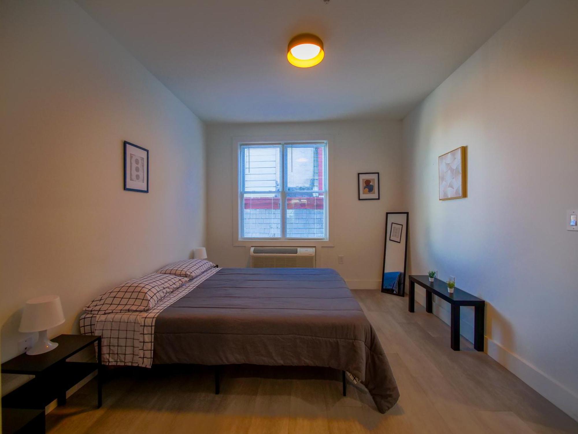 New Modern Serenity- 2br Retreat Near New York