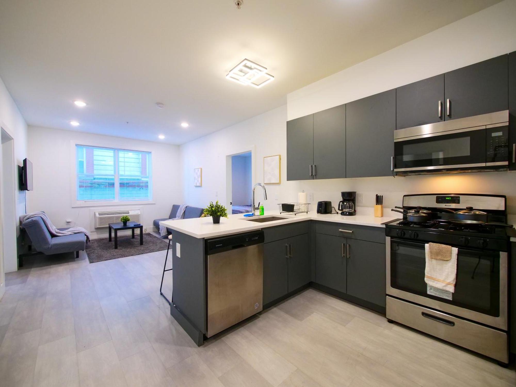 New Modern Serenity- 2br Retreat Near New York Bayonne